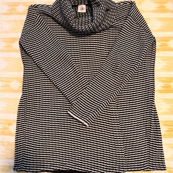 CAbi Sweater Womens Small Black White Fergie Split Front/Back 100% Cotton - Picture 9 of 9